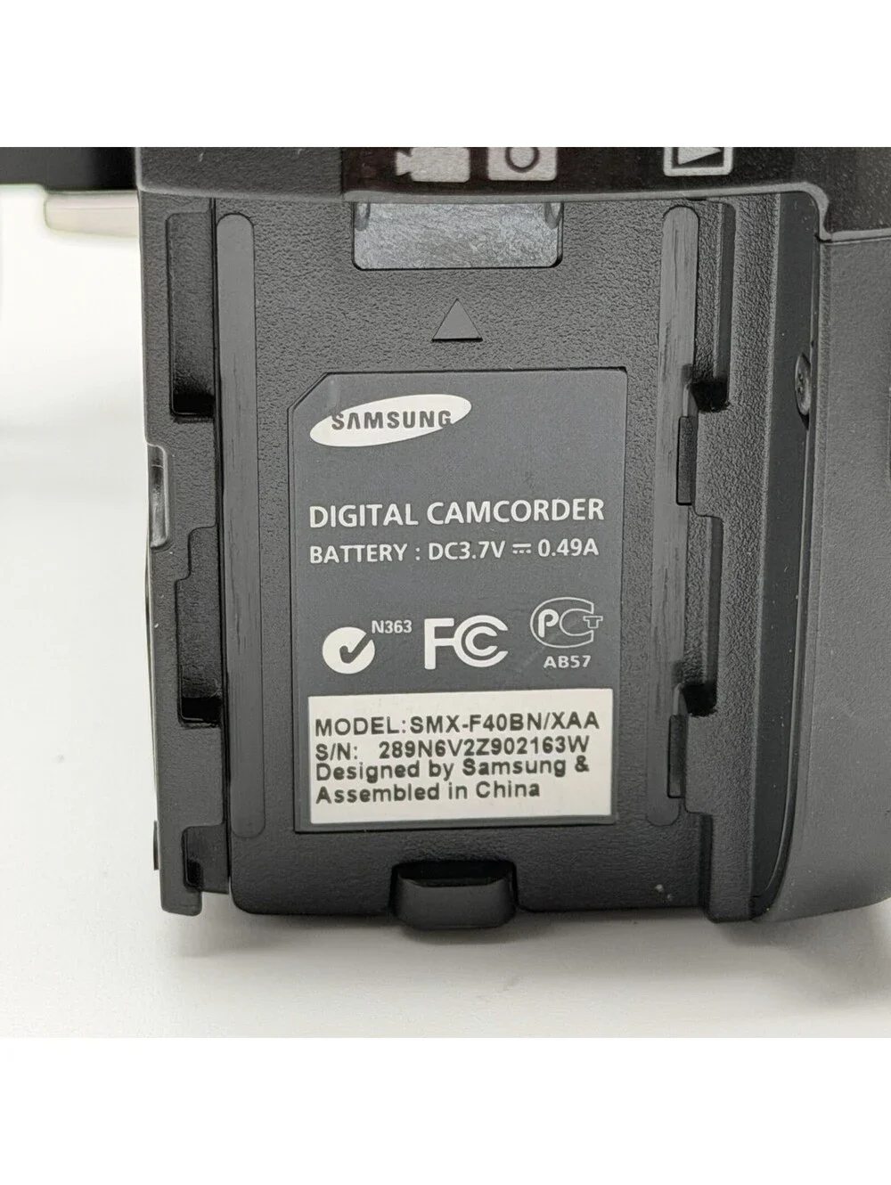 Samsung SMX-F40BN/XAA Digital Camcorder 65x Zoom Battery Charger Cables Bag